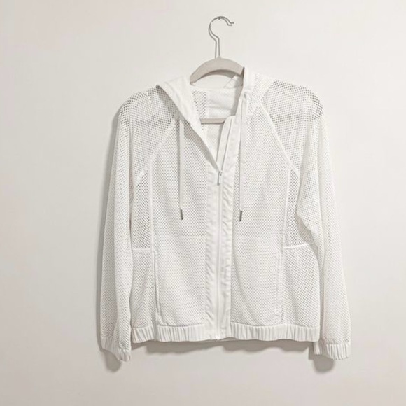 Lululemon perforated white jacket size 6. Unworn ! - Picture 1 of 3